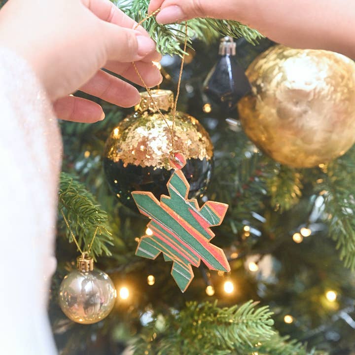 Keepsake Marble Snowflake Ornament Card