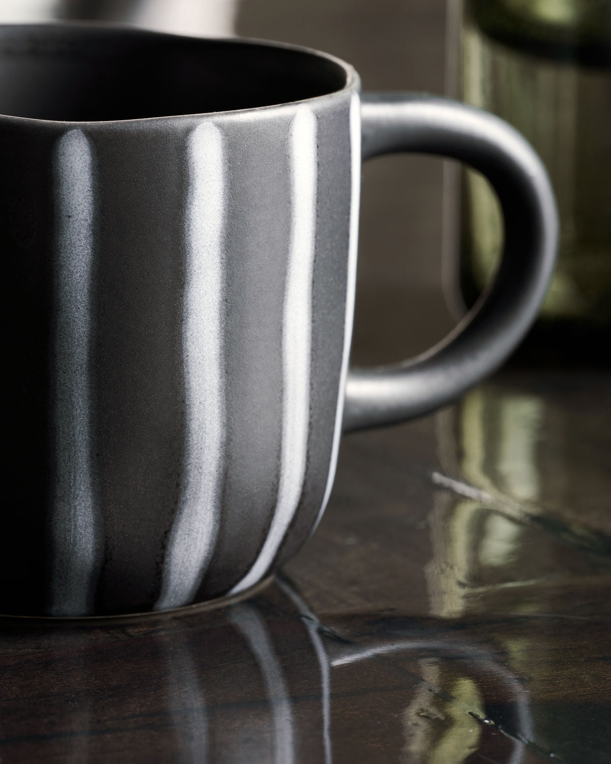 Line Mug - Black/Brown