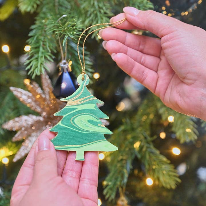 Keepsake Marble Tree Ornament Card