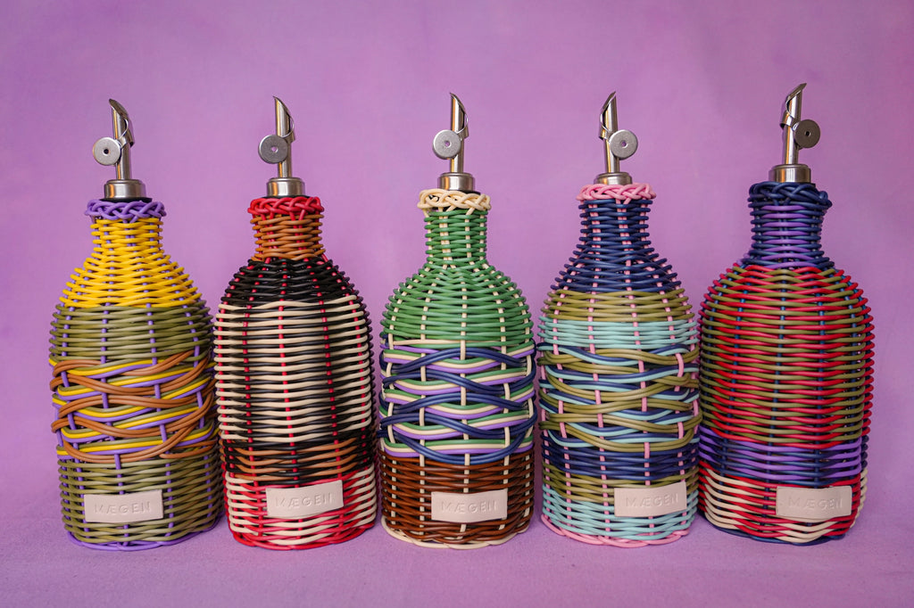 Woven Oil Pourer