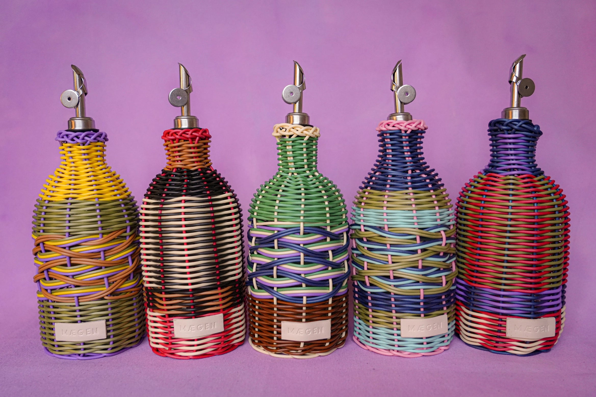 Woven Oil Pourer