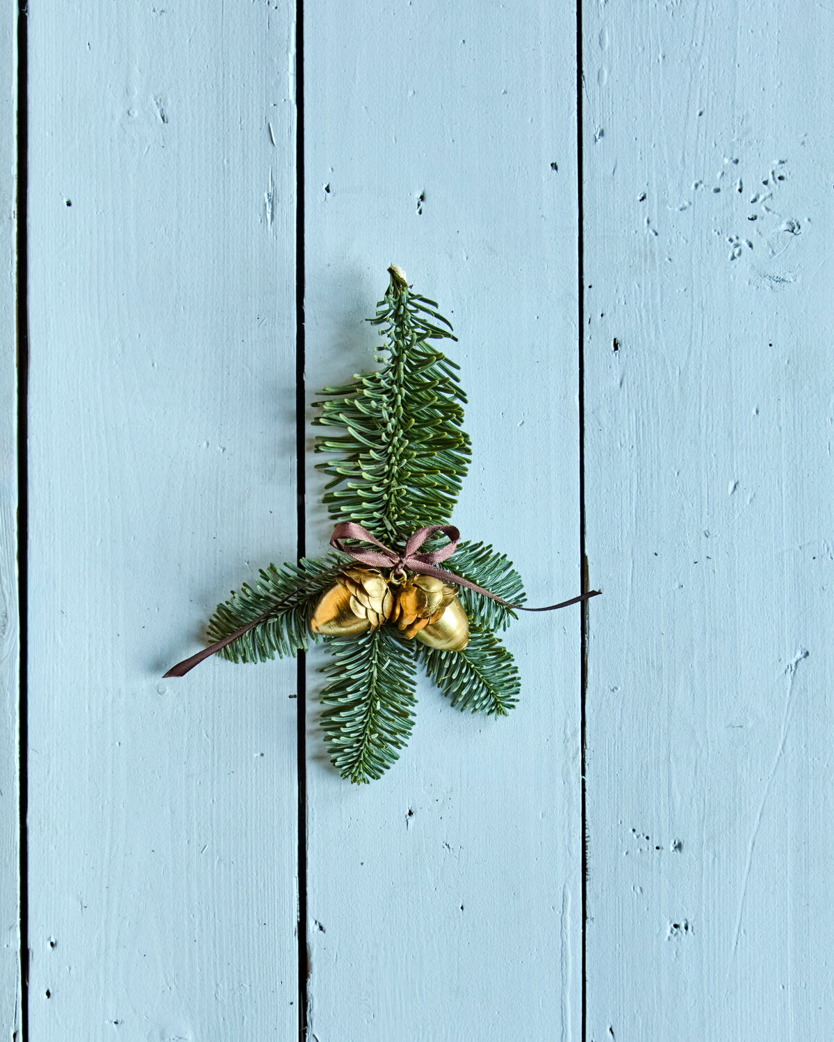 Gold Acorn Tree Decoration (Set of 4)