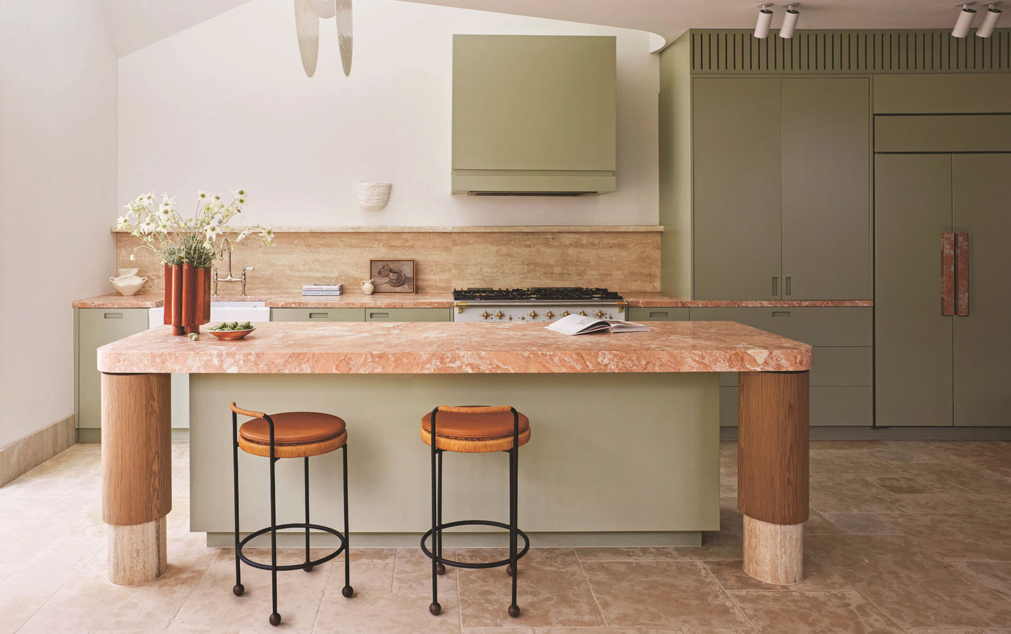 Curated Style: Artfully Edited Homes