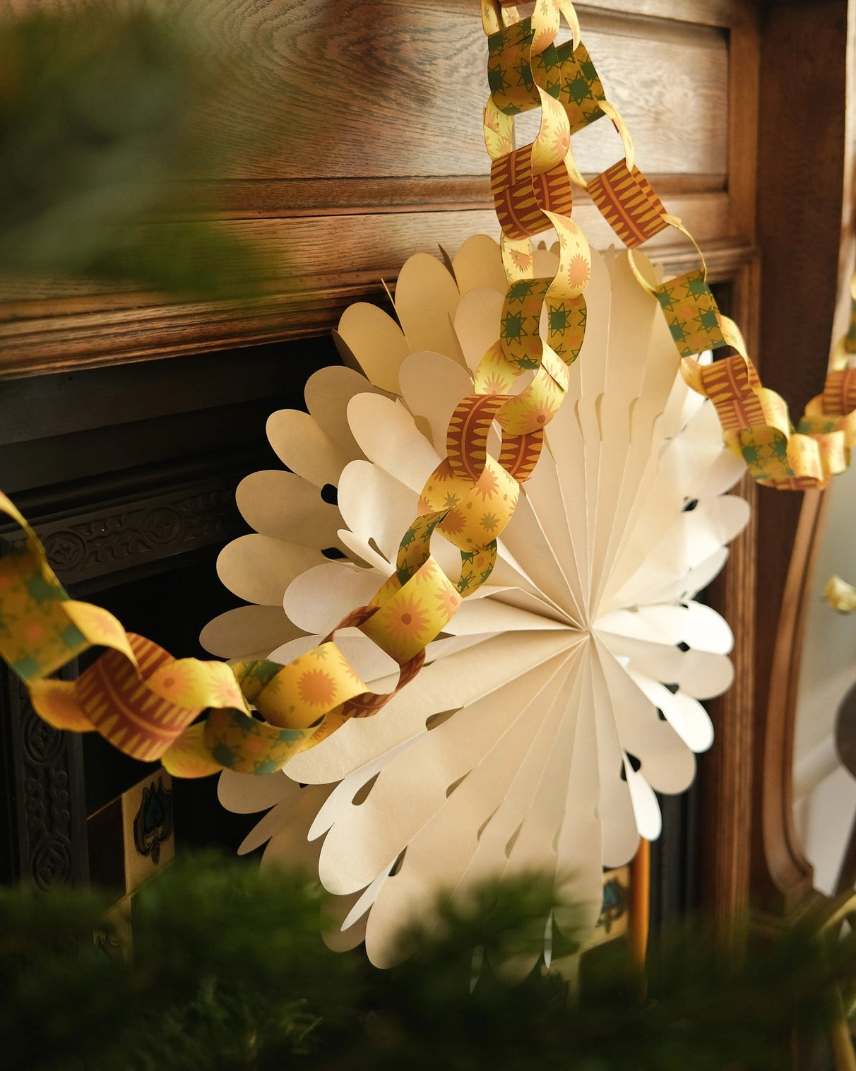 Traditional White Star Paper Decorations