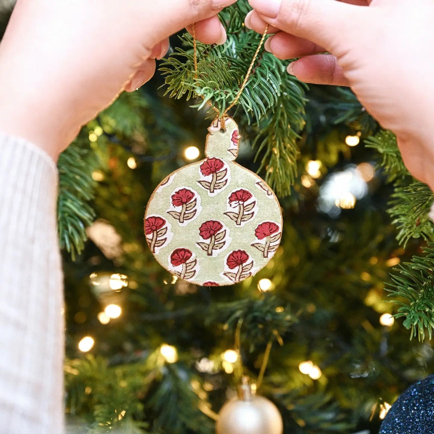 Keepsake Block Print Ornament Christmas Card - Bauble Daisy Moss